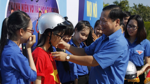 Tuyên truyền an toàn giao thông cho thanh niên Việt Nam