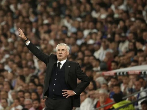 Tin Real Madrid 4/10: Ancelotti cam kết tương lai với Real Madrid