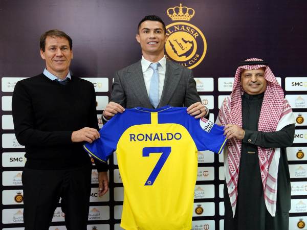 Các số áo Ronaldo ở Sporting, MU, Real và các CLB khác
